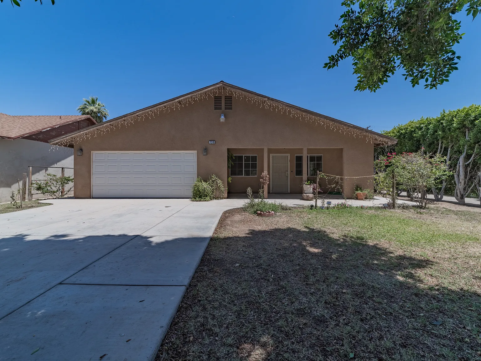 730 Pine Ave — Photo 2