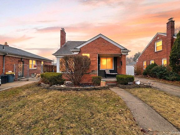 2nd image of 21211 Newcastle Rd