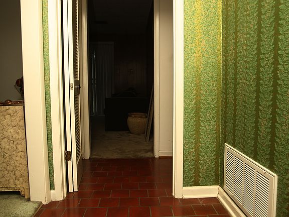 4th image of 2601 Westwood Dr