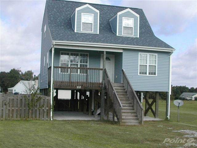 217 LAKESIDE DR 002