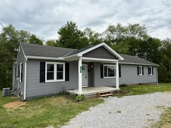 700 Swayne St, Coshocton, OH 43812