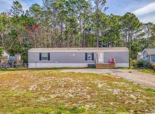 9060 Larker Woods Dr, Navarre, FL 32566