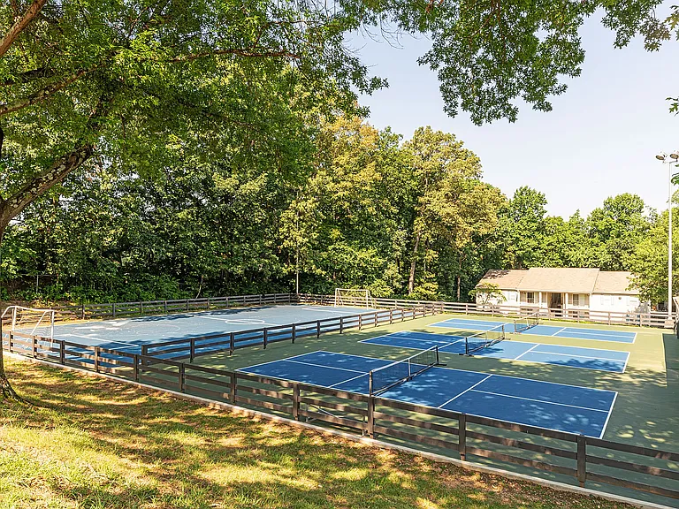 Pickleball & Fusbol Courts