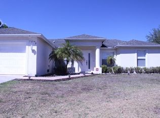 1372 SE Sandia Dr, Port Saint Lucie, FL 34983