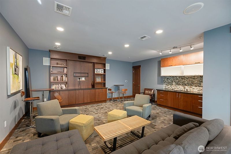 3rd image of 4547 8th Avenue NE #203