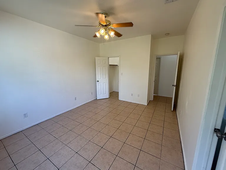 703 1/2 Westchester Rd — Photo 23