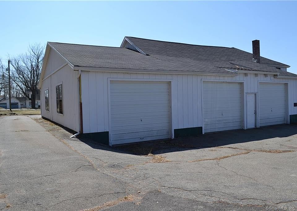 2nd image of 179 Main St