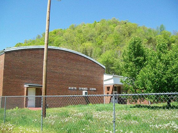 3rd image of 6468 Jennings Creek Hwy
