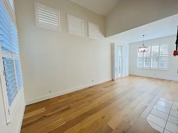 5th image of 1075 River Rock Ln
