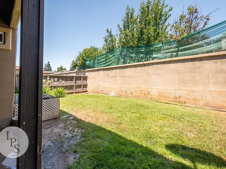 8153 N Cedar Ave #126 — Photo 20