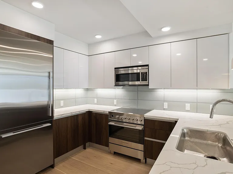 1335 Larkin St #203 — Photo 3