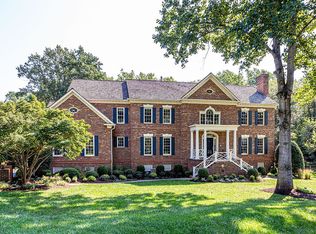 10720 Falls Pointe Dr, Great Falls, VA 22066