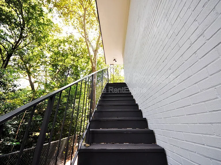 711 Argonne Ave NE #5 — Photo 25