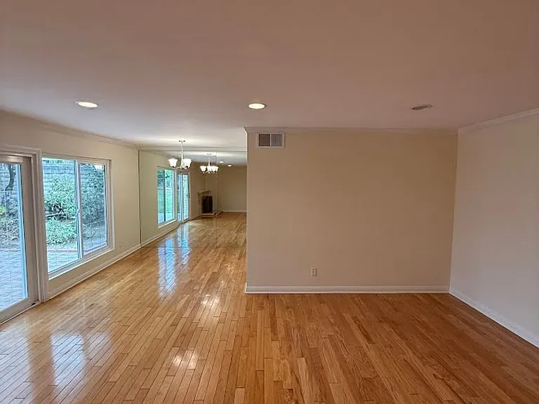 23350 Keswick St — Photo 5