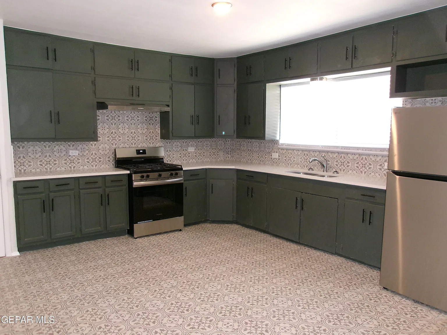 2 bed, 2.5 bath, 1500 sqft, $1,650 — Photo 4