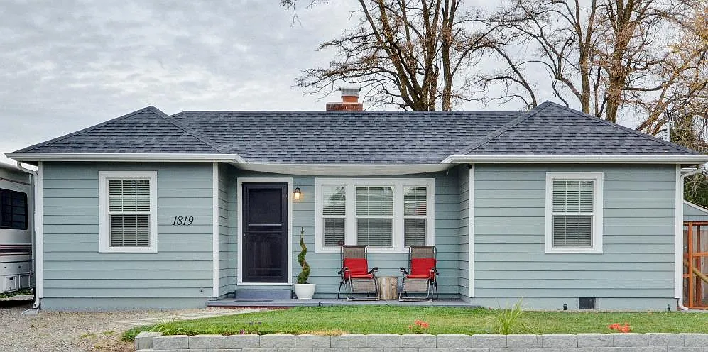 1819 Spring St photo 1