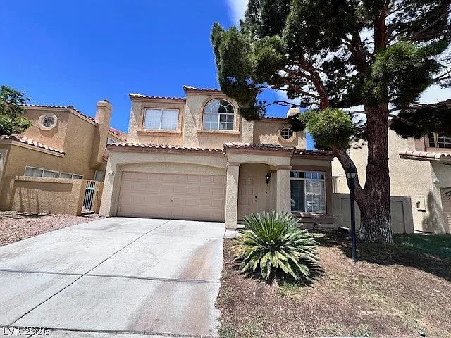 3 bed, 2.5 bath, 1634 sqft, $1,975 — Photo 1
