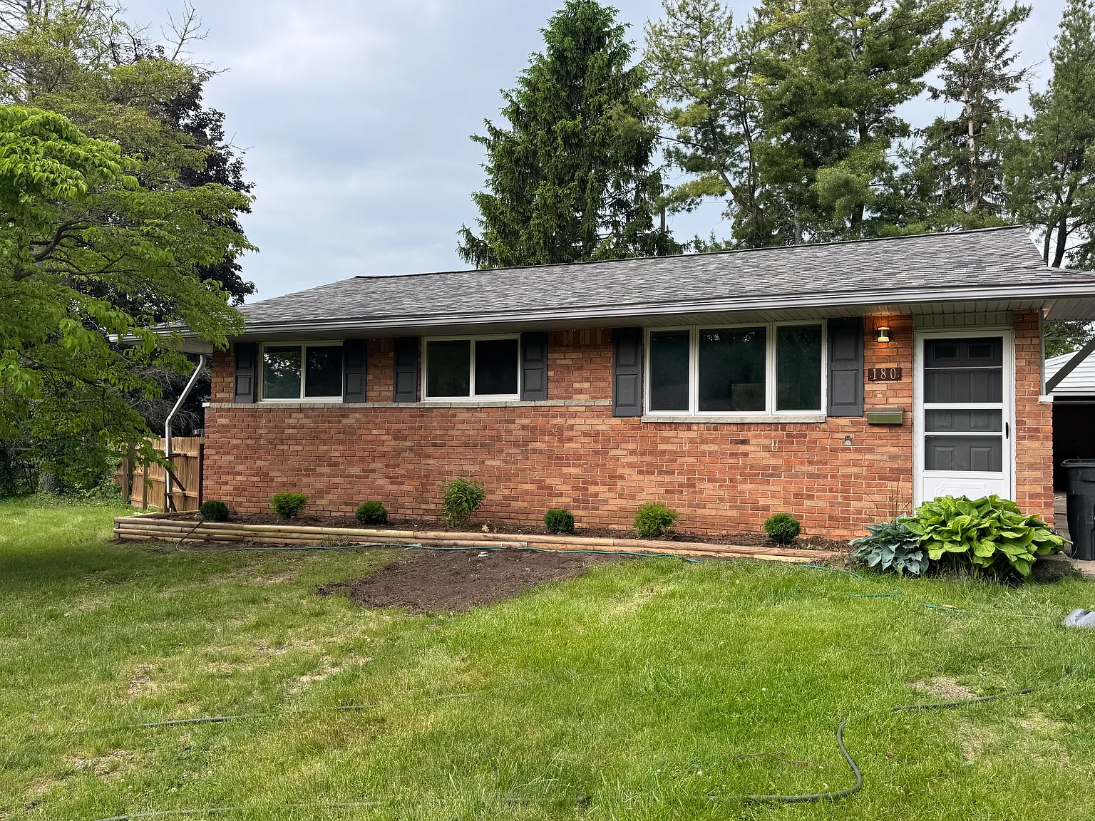 180 Shelley Dr photo 1