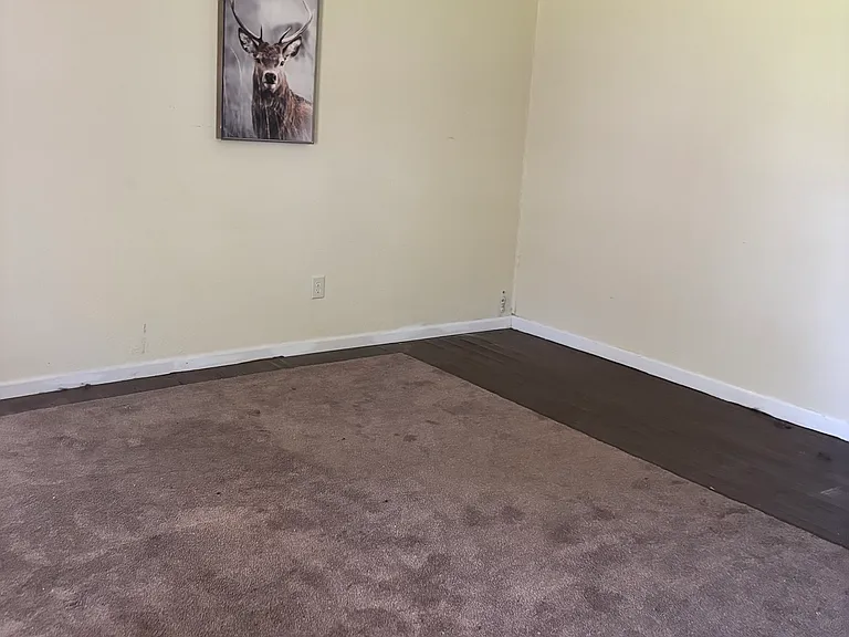 525 W King Ave — Photo 3