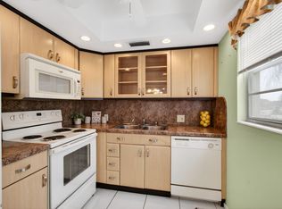 19 Suffolk Dr #A, Boca Raton, FL 33434
