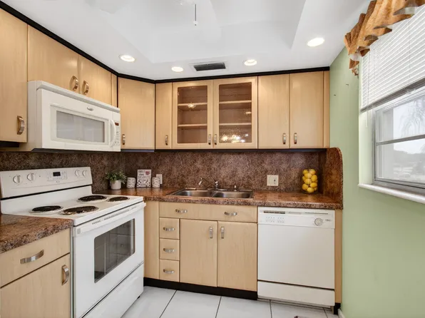 19 Suffolk A, Boca Raton, FL 33434