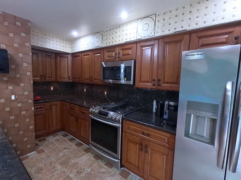 418 Bridge St — Photo 21