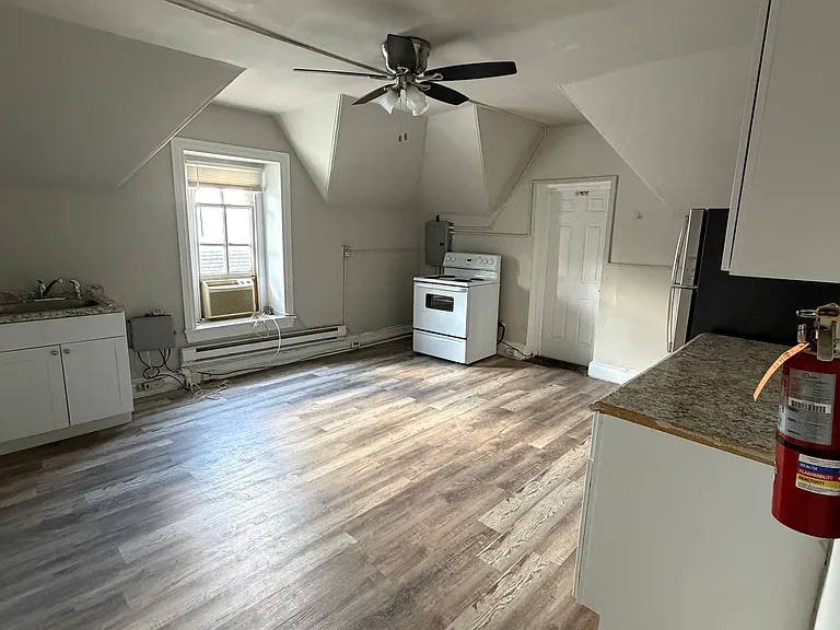 907 Dekalb St #5 — Photo 4