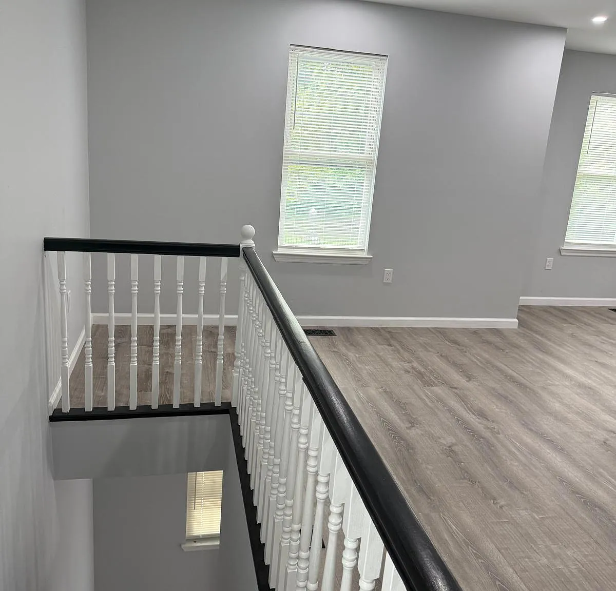 4 bed, 1.5 bath, 1200 sqft, $3,100 — Photo 2