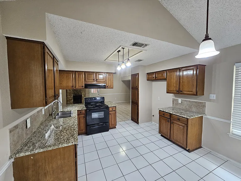 5 Canary Ct — Photo 2
