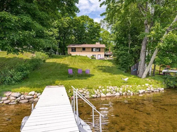 4998 Pike Lake Pl, Duluth, MN 55811