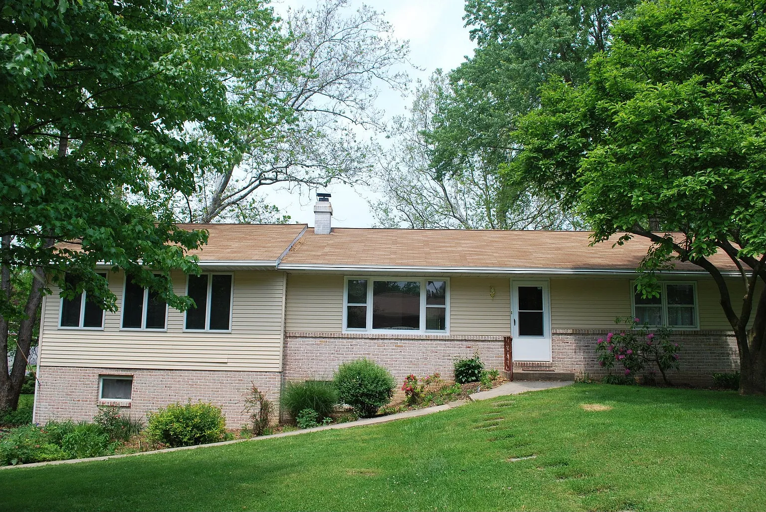 1531 Springside Dr photo 1
