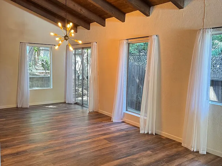 4140 Meadow Lark Dr — Photo 5