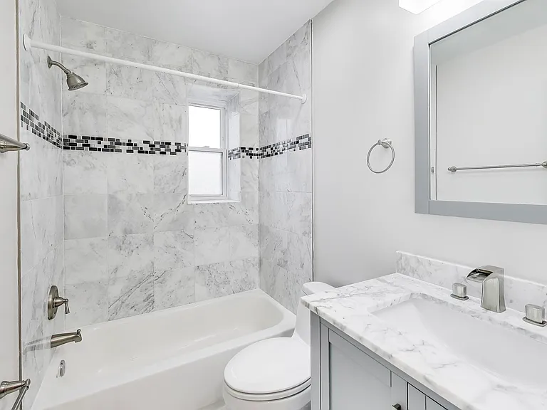 5031 H St SE #1 — Photo 5