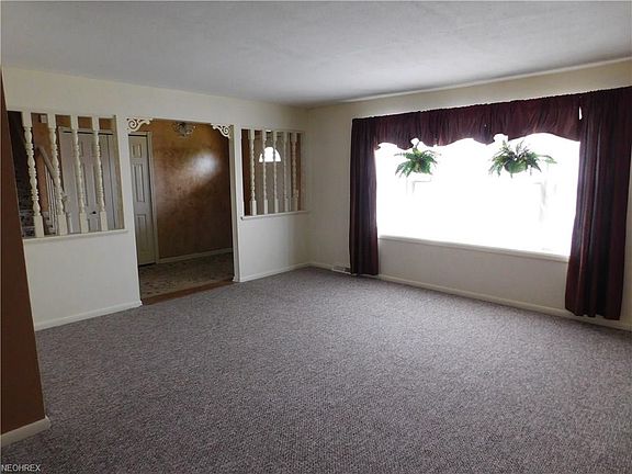 4th image of 230 Hemlock Dr