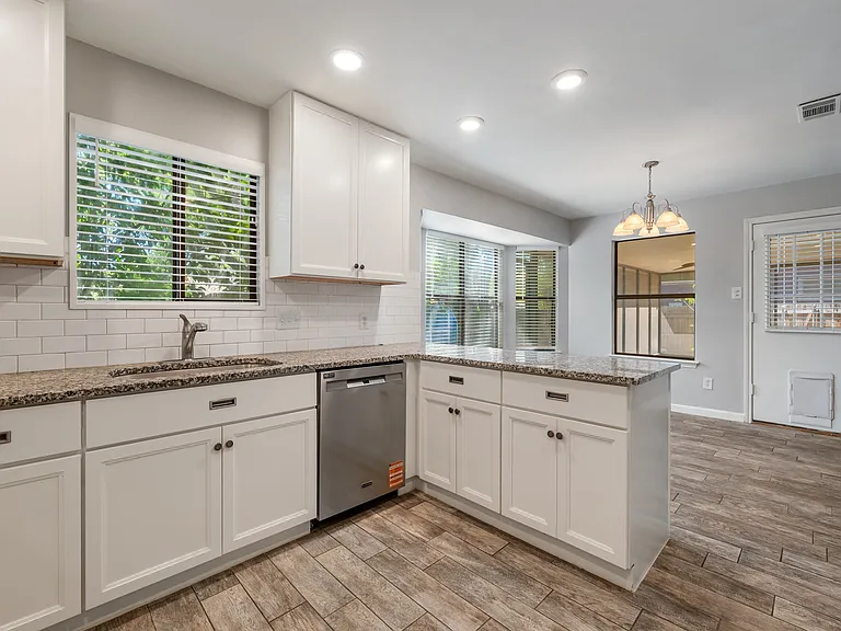 7501 Whistlestop Dr — Photo 7