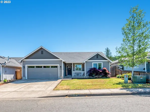 1898 S 8th St, Cottage Grove, OR 97424