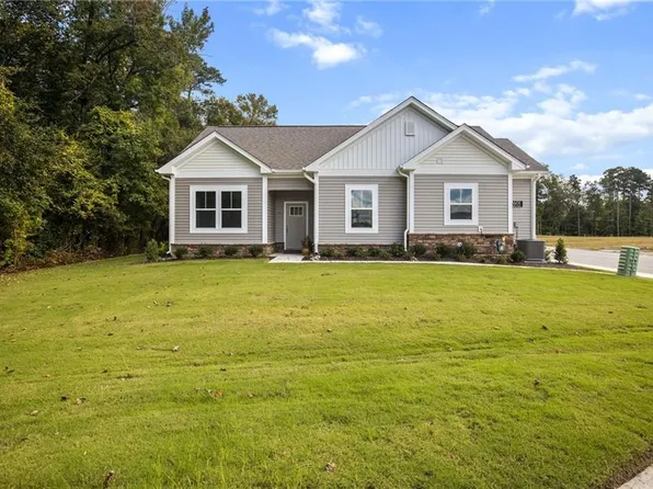 2601 Acadian Dr #A, Suffolk, VA 23434