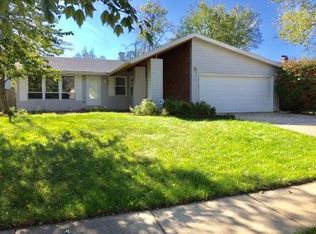 551 Emerson Cir, Bolingbrook, IL 60440