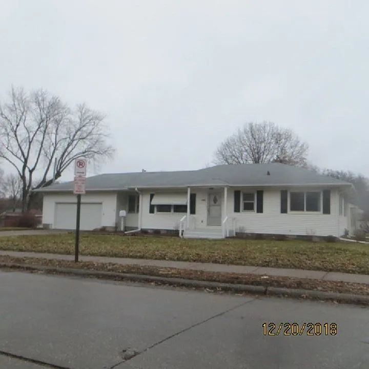 1905 N Michigan Ave photo 1