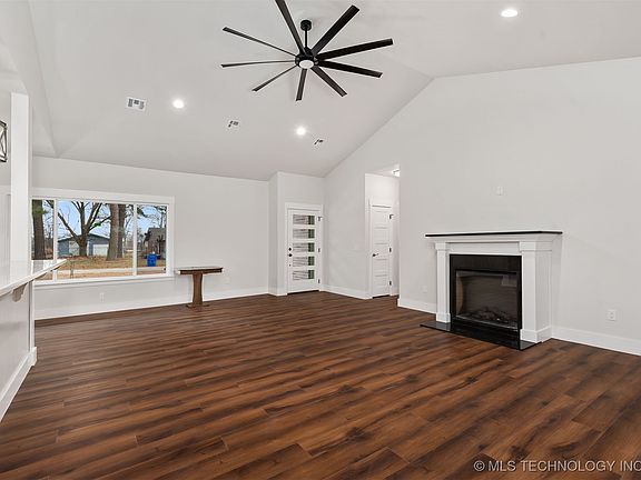 5th image of 17566 S 324th East Ave