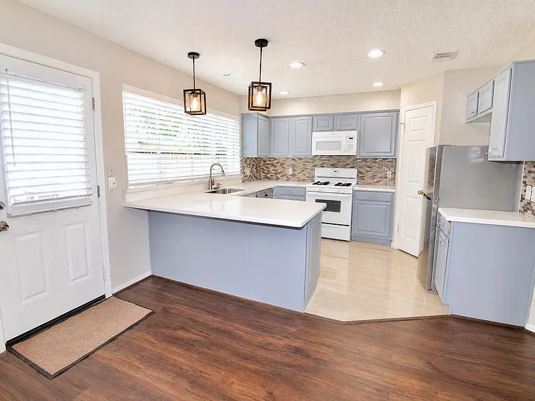 4515 Texas Trl — Photo 3