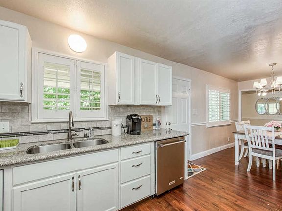 5th image of 5941 E Montecito Ave