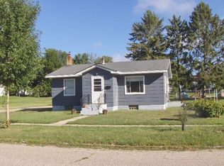 934 Olaf Ave NW, Willmar, MN 56201