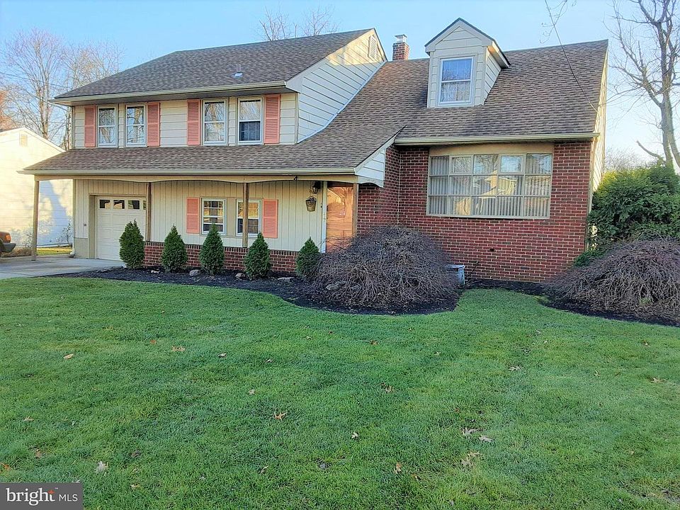 2nd image of 120 Heather Rd