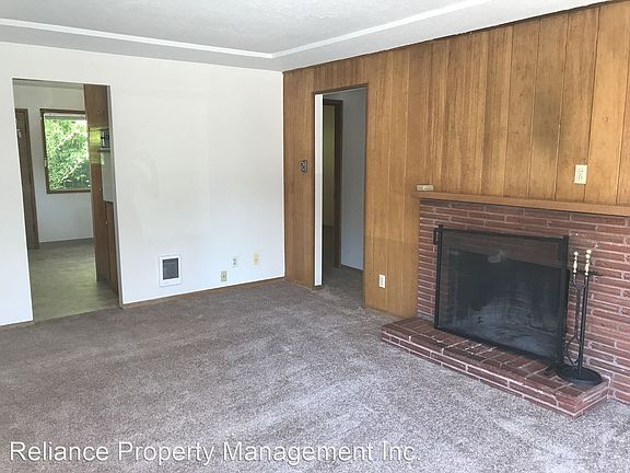 2nd image of 8019 SE Main St #5127222