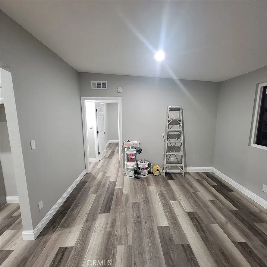 2 bed, 1000 sqft, $2,000 — Photo 3