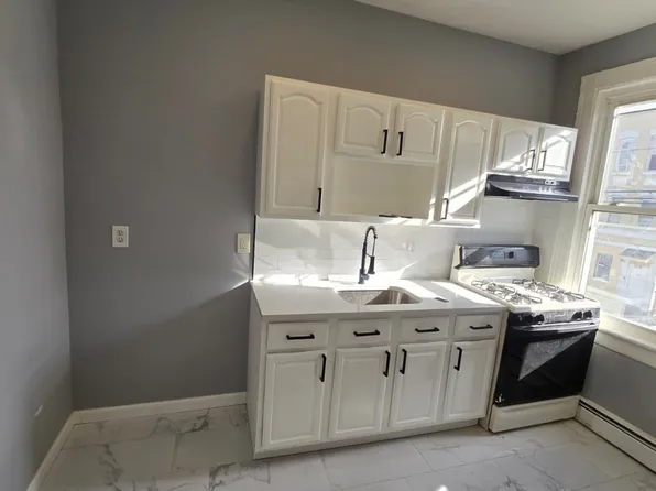 539 E Jersey St #2F, Elizabethport, NJ 07206