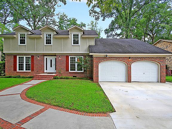 2nd image of 302 Lakeview Dr