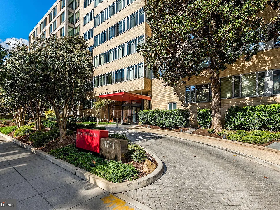1711 Massachusetts Ave NW #829