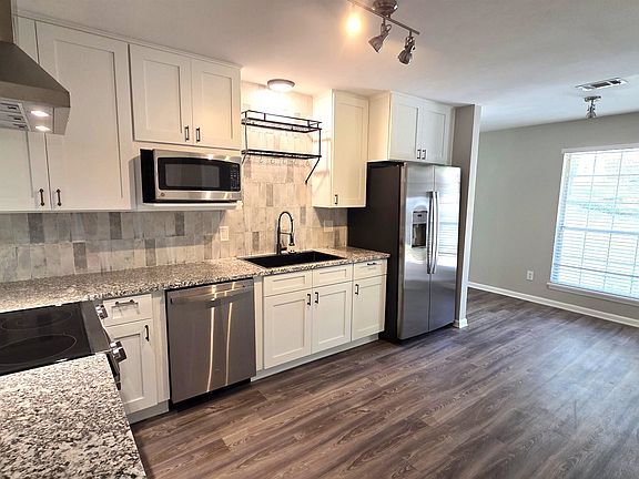 4th image of 3747 Longchamp Cir